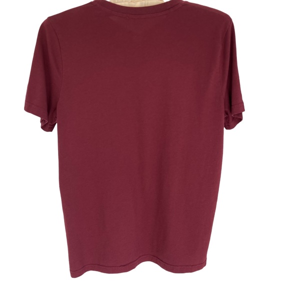 Abercrombie kids V-neck short sleeve T-shirt. Boys size 15/16 maroon color - Picture 2 of 3
